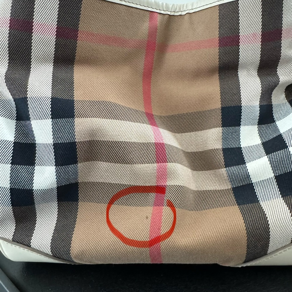 Burberry Beige Plaid Shoulder Bag with Cream Trim - Picture 5 of 10